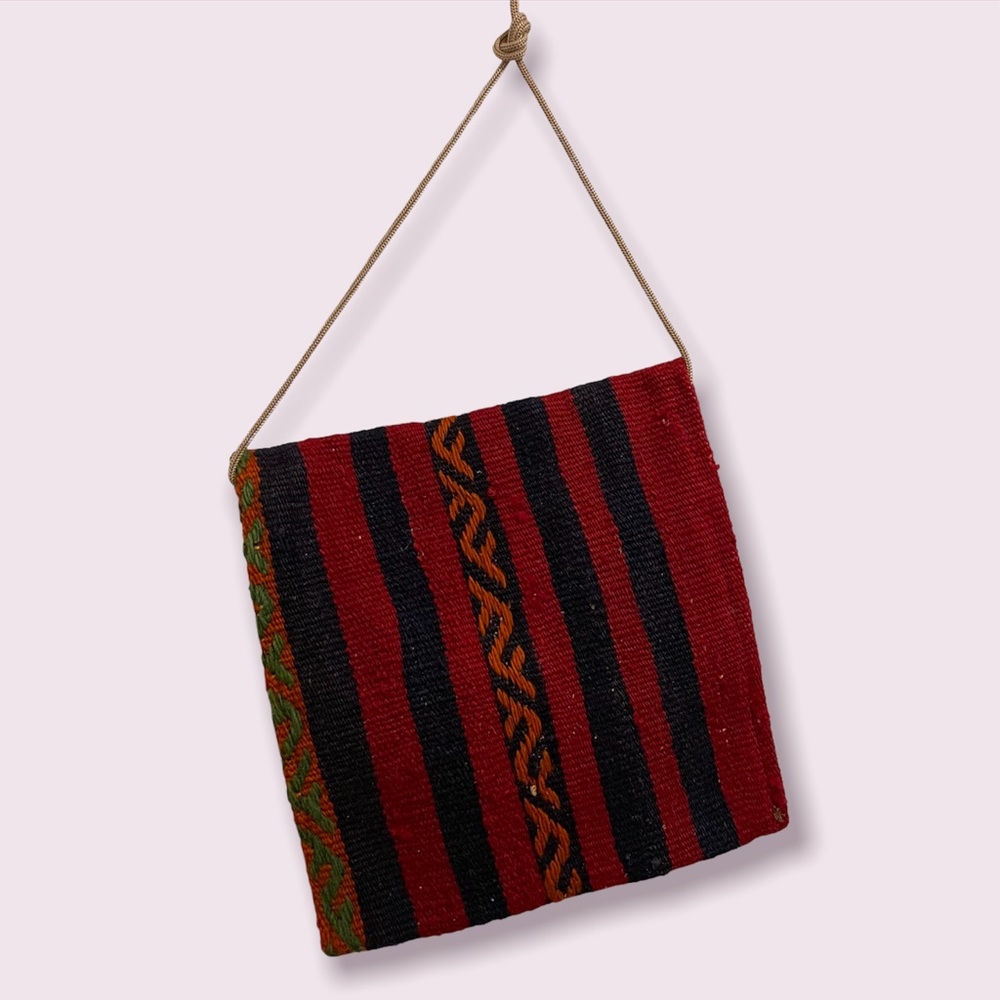 Recycled Rug Scraps Satchel - Picture 2 of 4